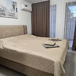 Terassen-boutique -emperium 105a Sveti Vlas